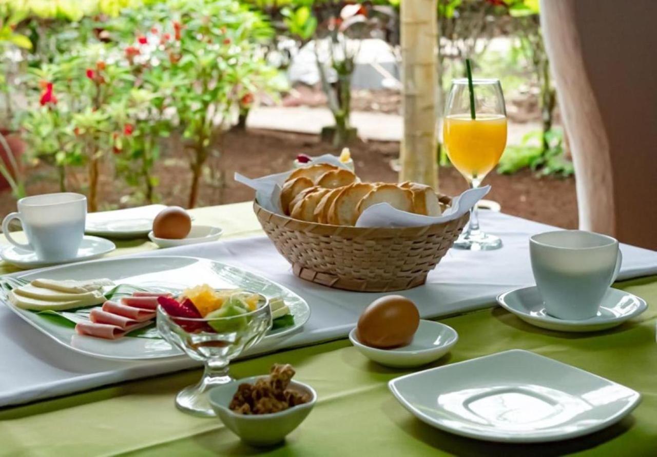 Hotel Twin Galapagos بويرتو أيورا المظهر الخارجي الصورة