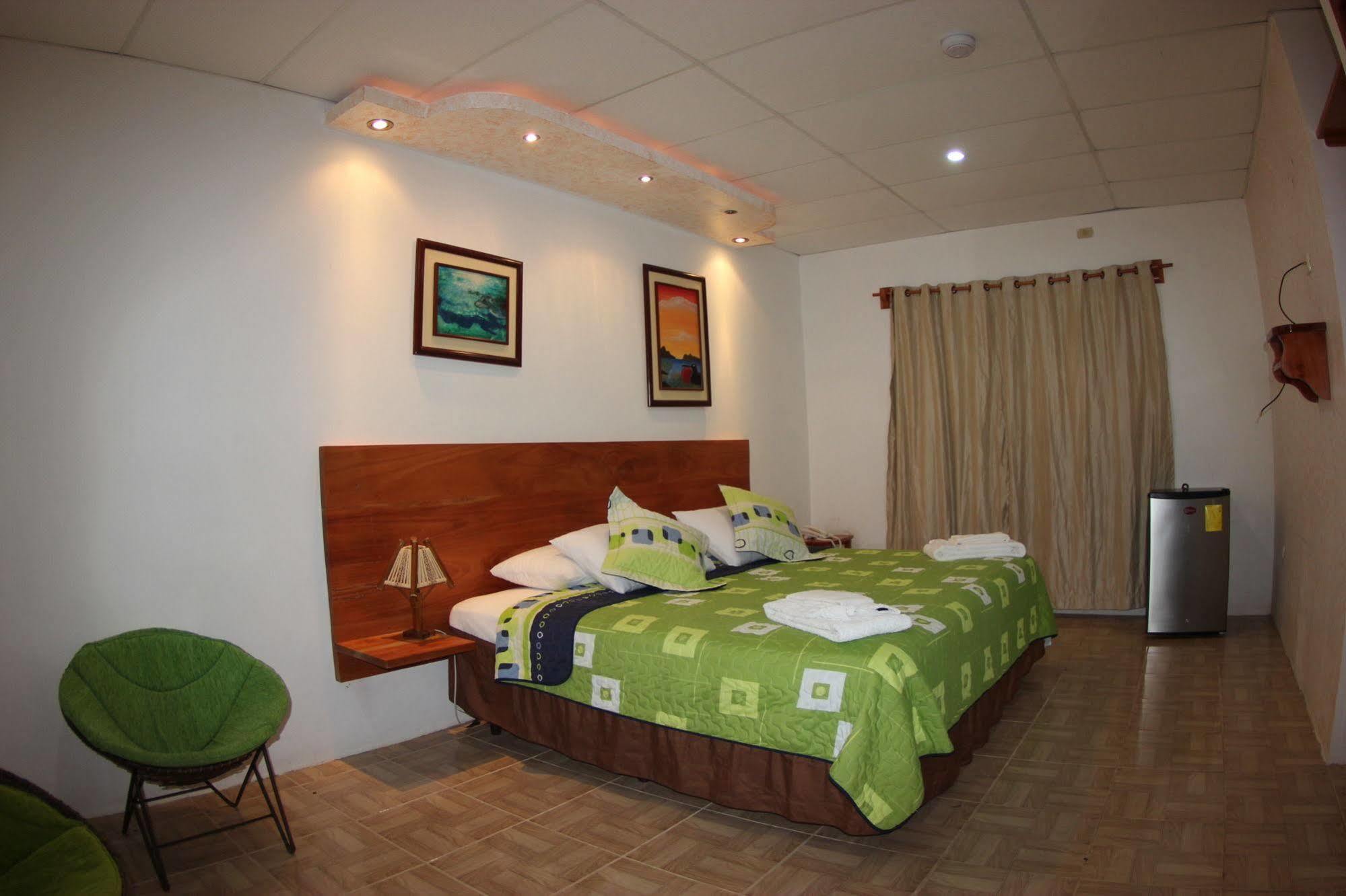 Hotel Twin Galapagos بويرتو أيورا المظهر الخارجي الصورة