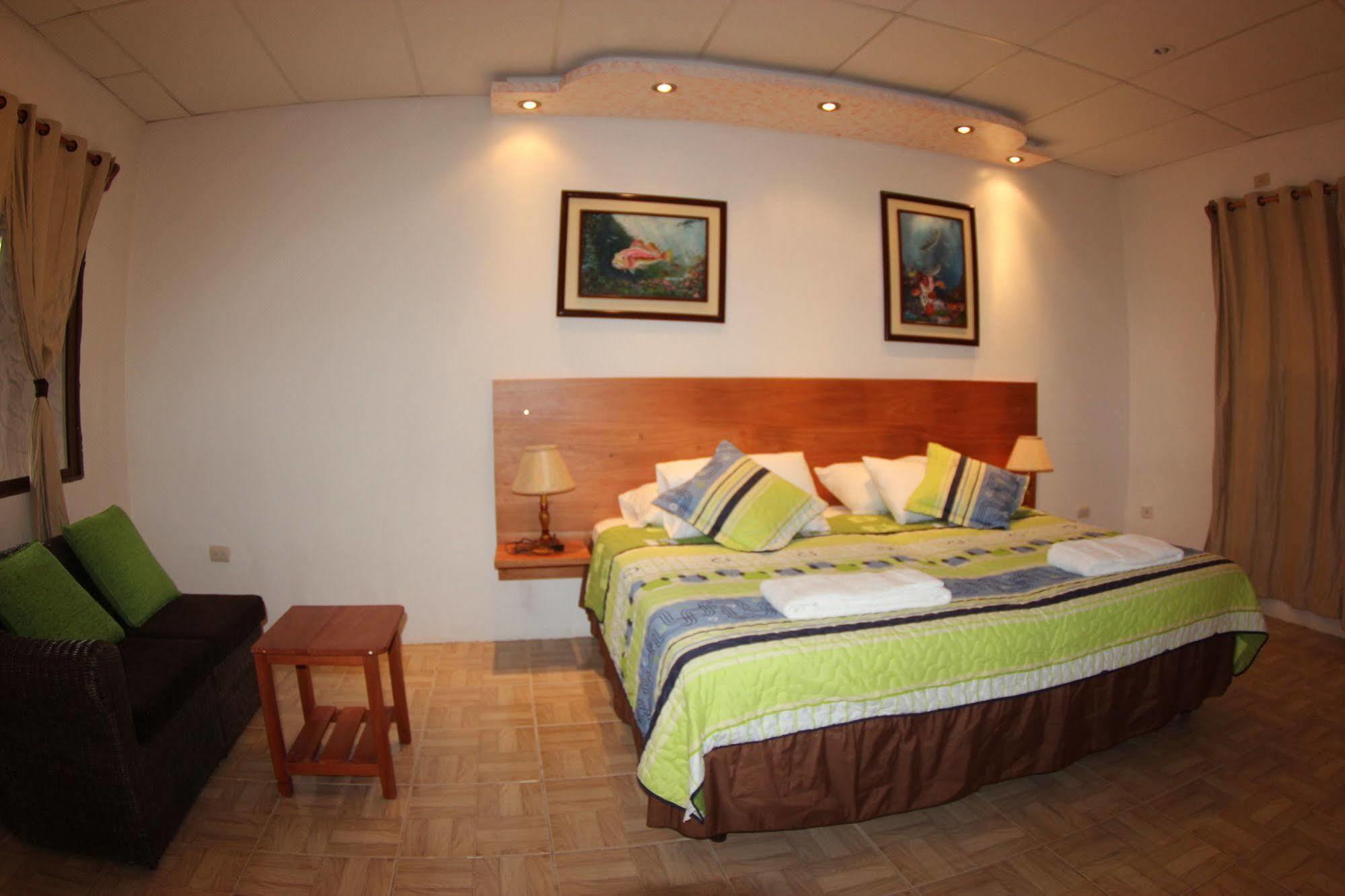 Hotel Twin Galapagos بويرتو أيورا المظهر الخارجي الصورة