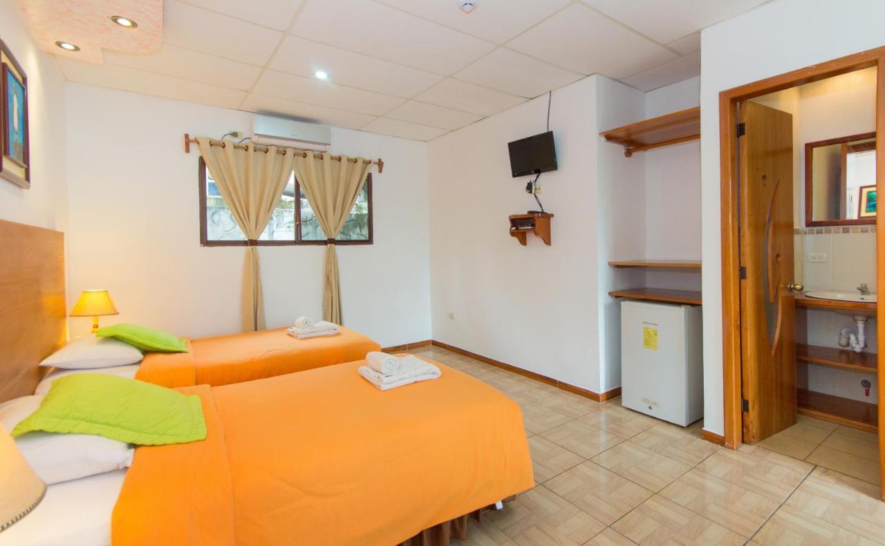 Hotel Twin Galapagos بويرتو أيورا المظهر الخارجي الصورة